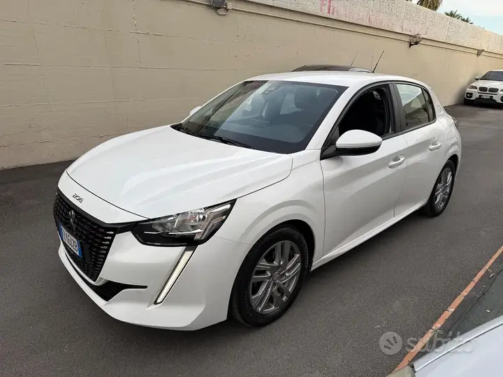 Peugeot 208 2020 photo 3