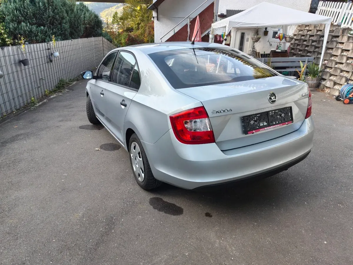 Skoda Rapid 2013 photo 3
