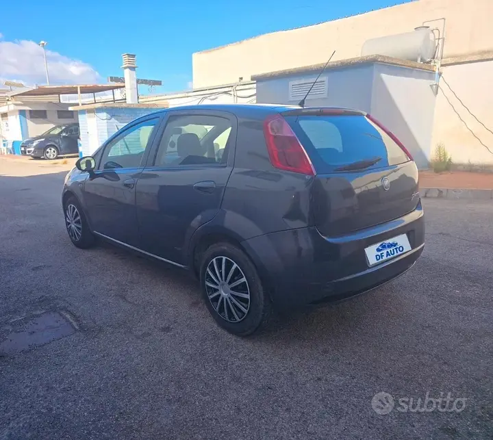 Fiat Grande Punto 2008 photo 4