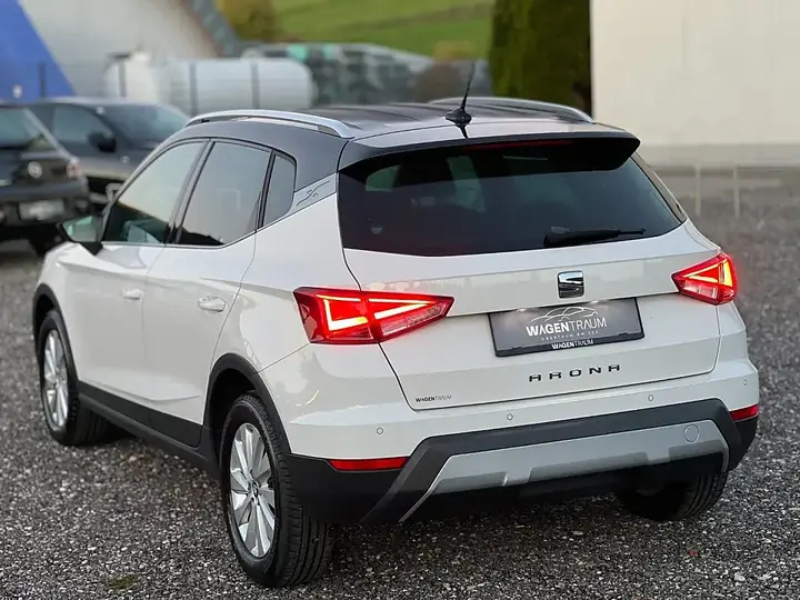 Seat Arona 2018 photo 2