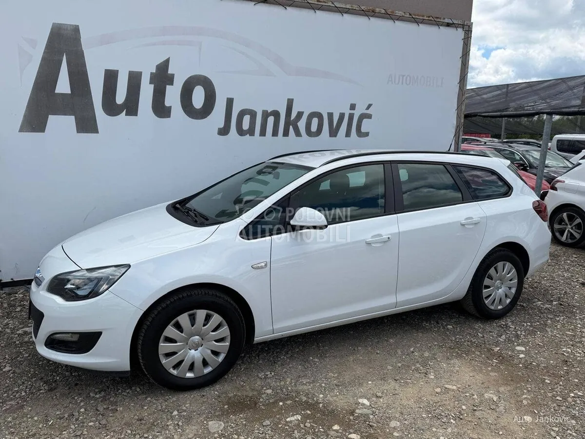 Opel Astra J 2015 photo 3