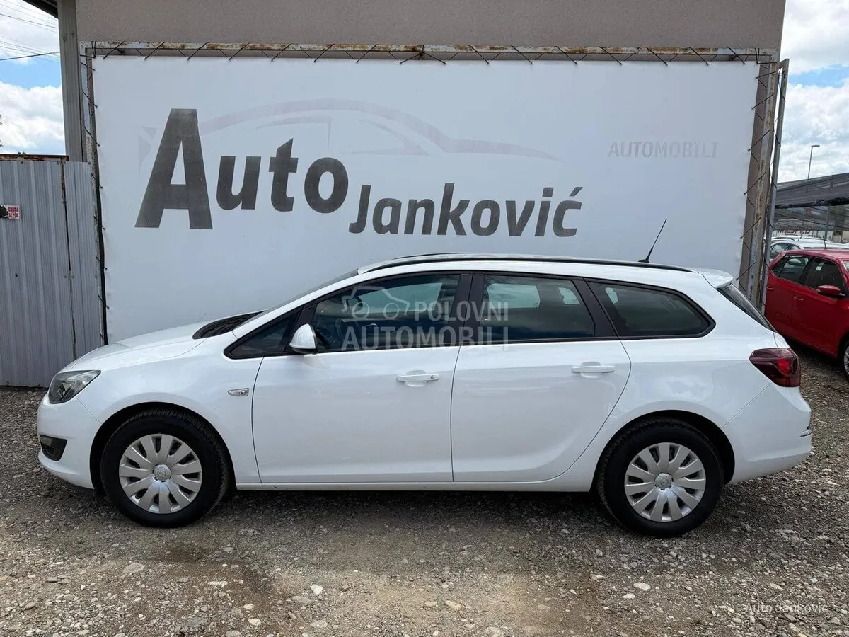 Opel Astra J 2015 photo 4