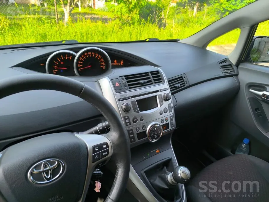 Toyota Verso 2011 photo 5