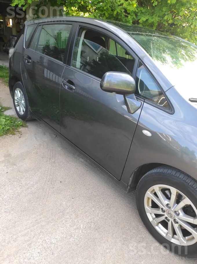 Toyota Verso 2011 photo 4