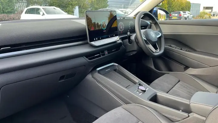 Volkswagen T-Roc 2026 photo 2