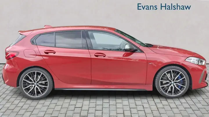 BMW 1 Series 2021 photo 5