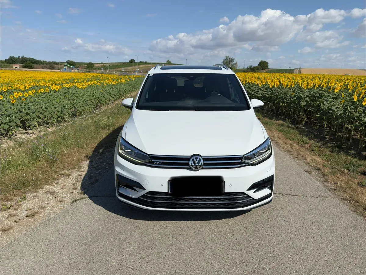 Volkswagen Touran 2017 photo 3