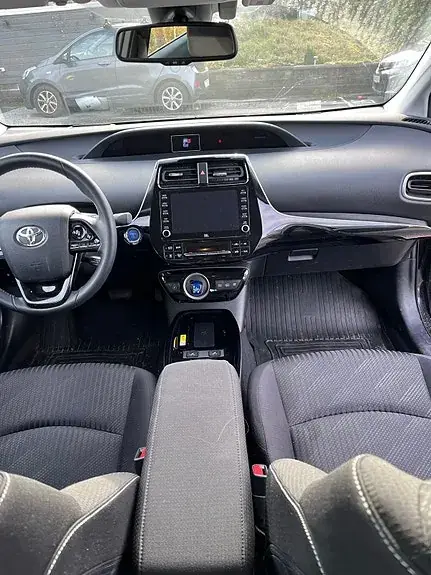 Toyota Prius Plug-In Hybrid 2019 photo 4