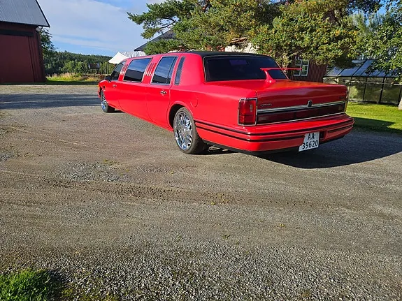 Lincoln Town Car 1991 photo 2