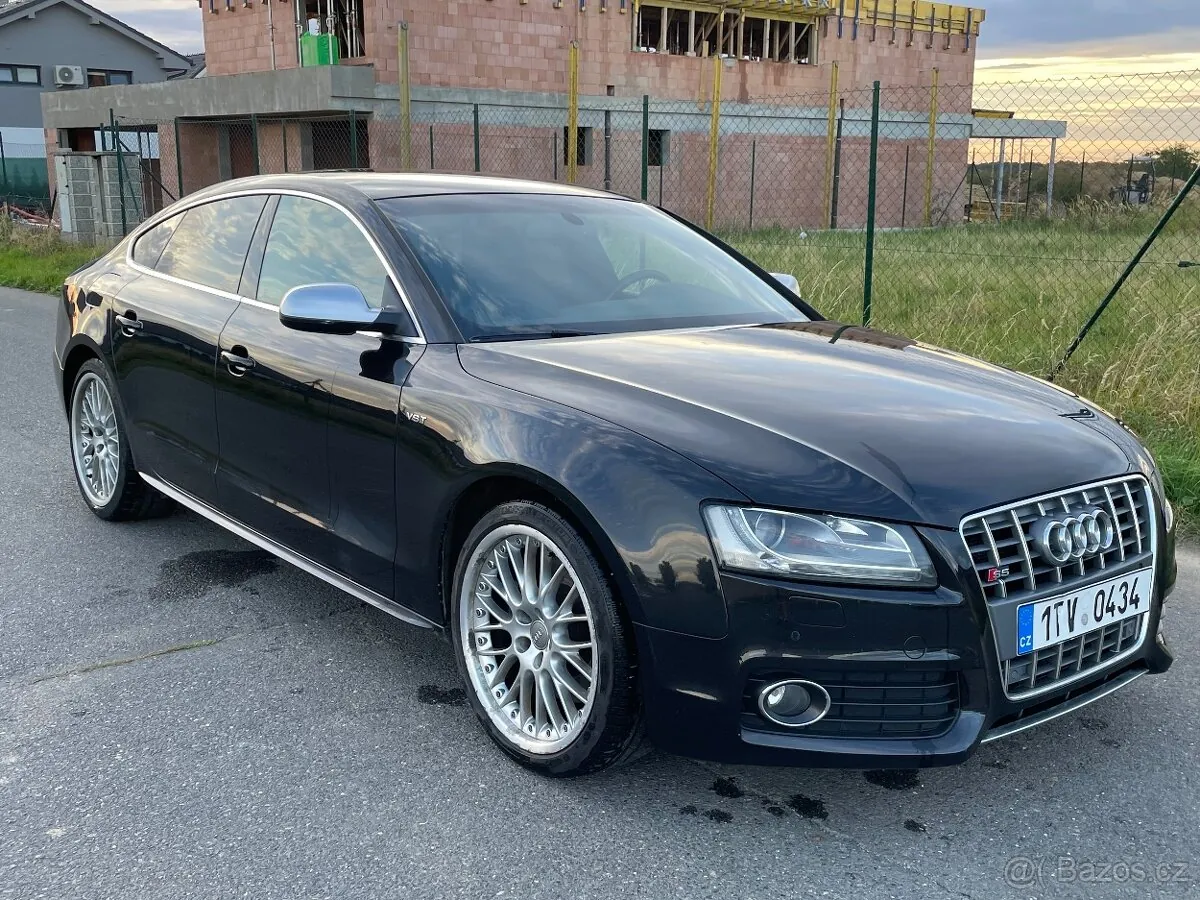 Audi S5 2010 photo 3