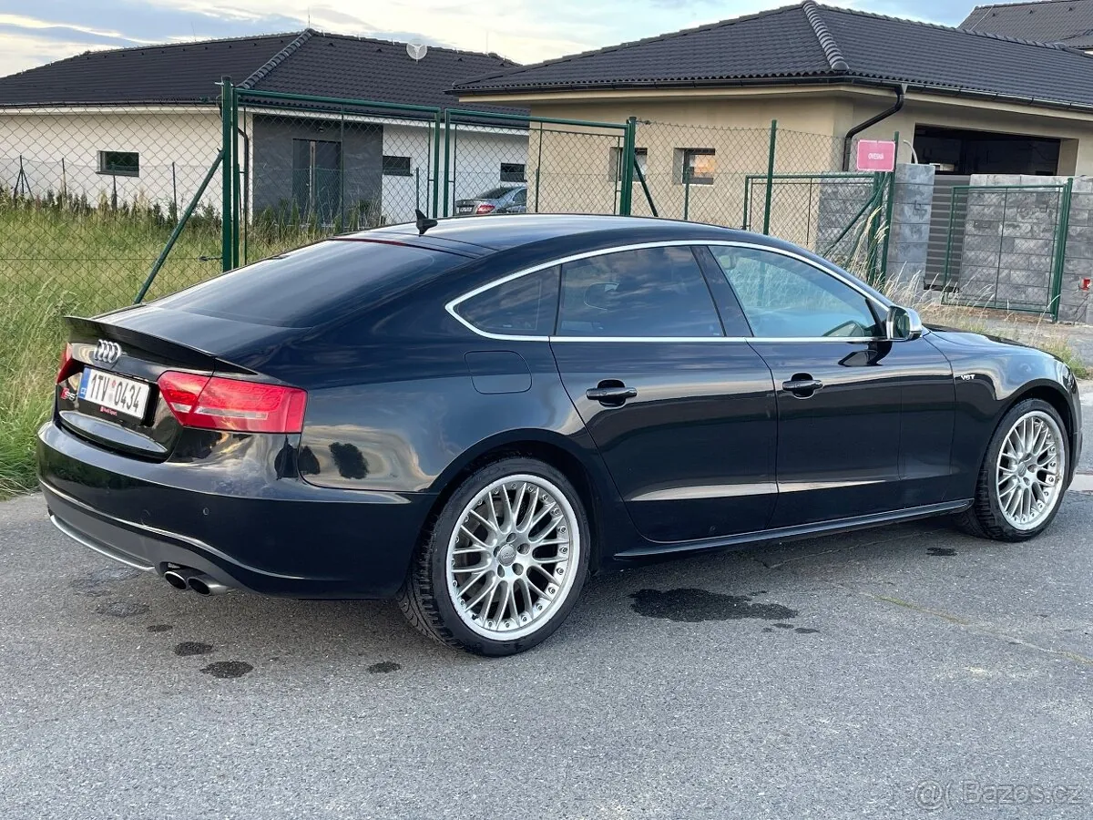 Audi S5 2010 photo 5