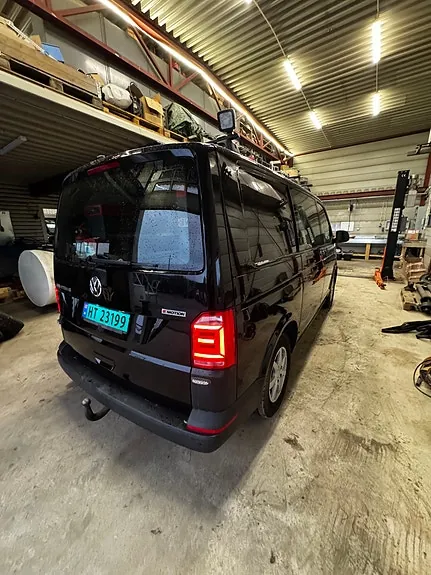 Volkswagen Transporter 2019 photo 2