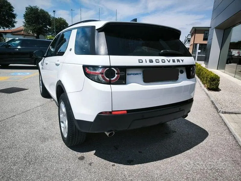 Land Rover Discovery Sport 2018 photo 3