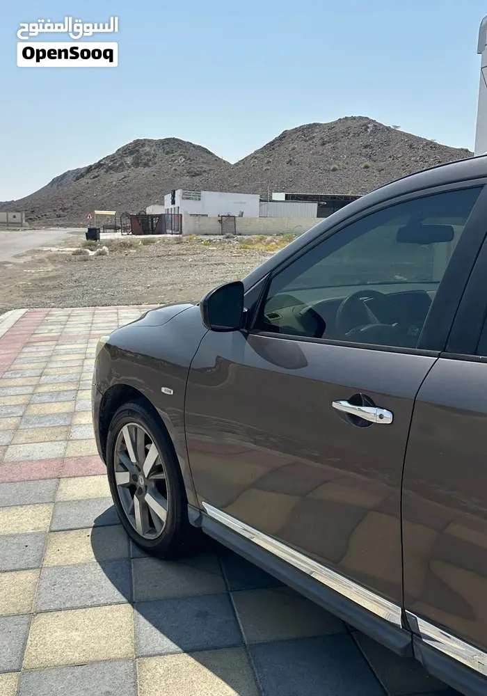 Nissan Pathfinder 2015 photo 2