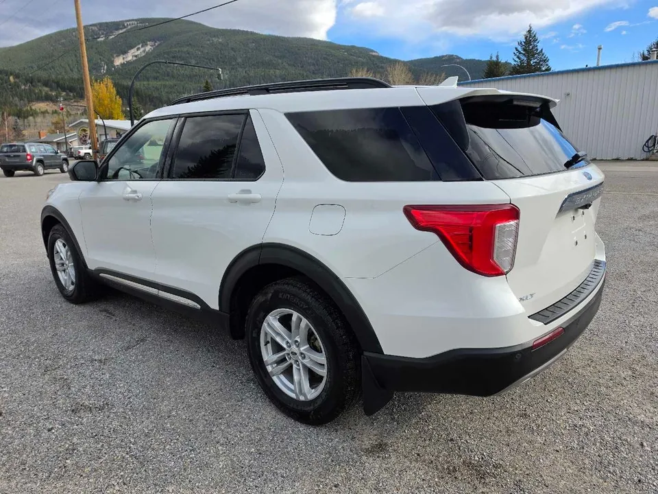 Ford Explorer 2022 photo 2