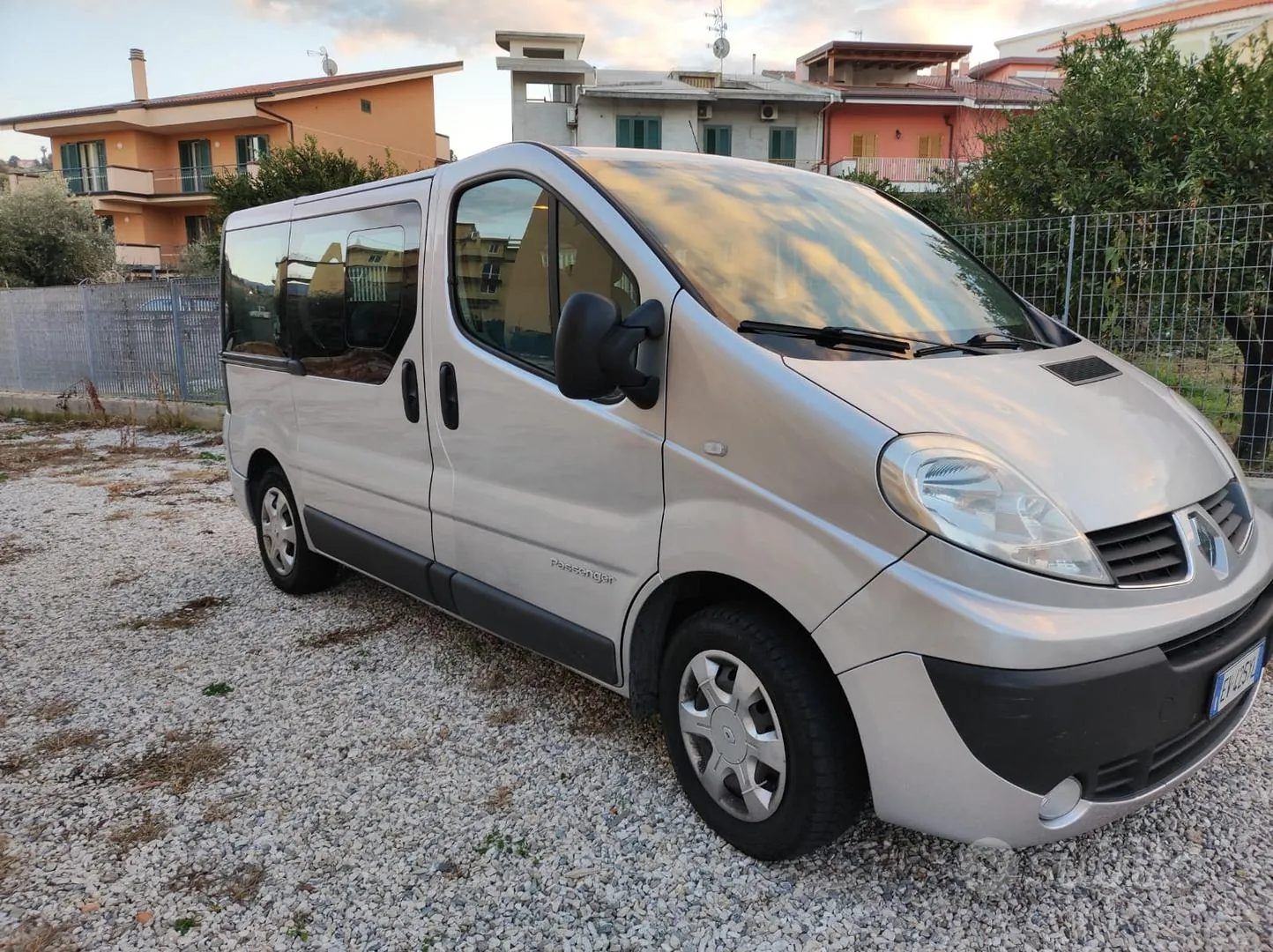 Renault Trafic 2014 photo 2