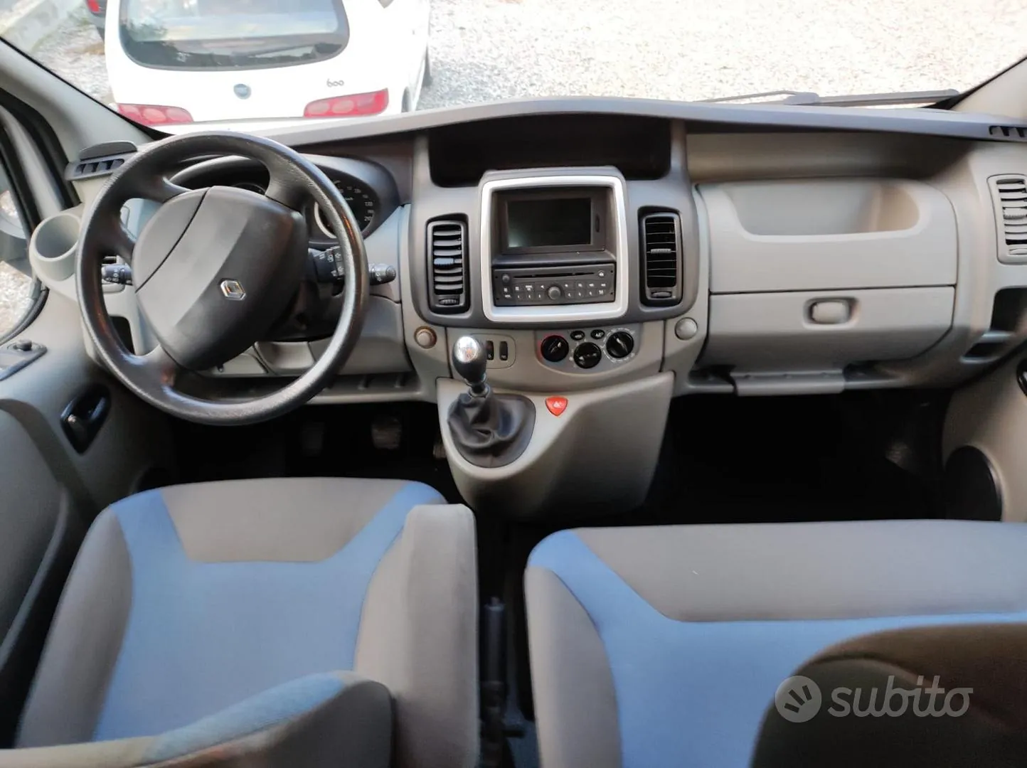 Renault Trafic 2014 photo 4