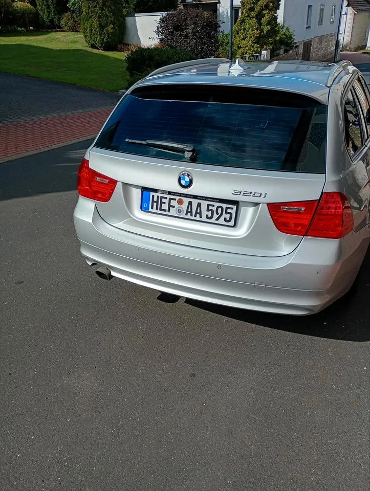 BMW 320I