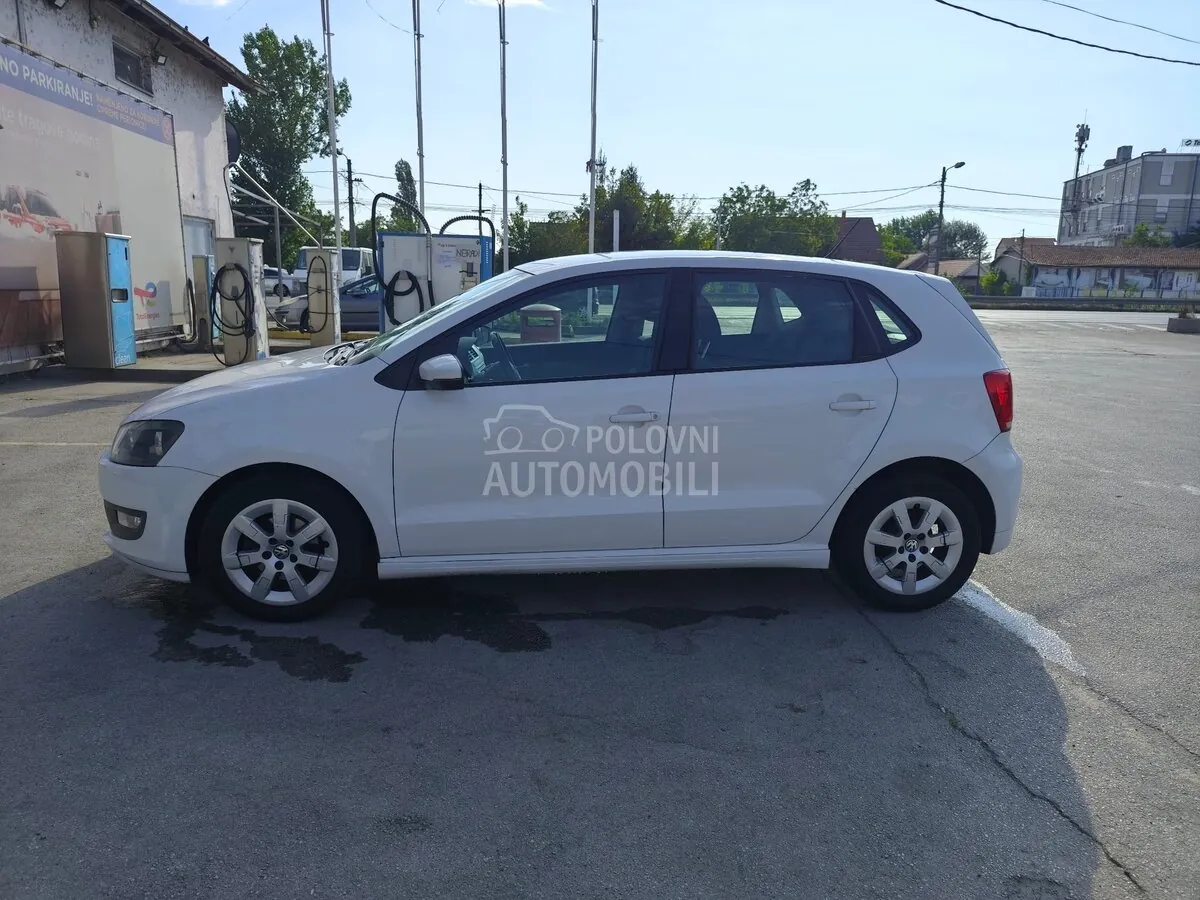Volkswagen Polo 2011 photo 2