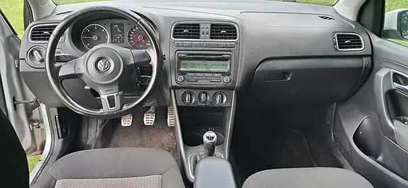 Volkswagen Polo 2010 photo 5