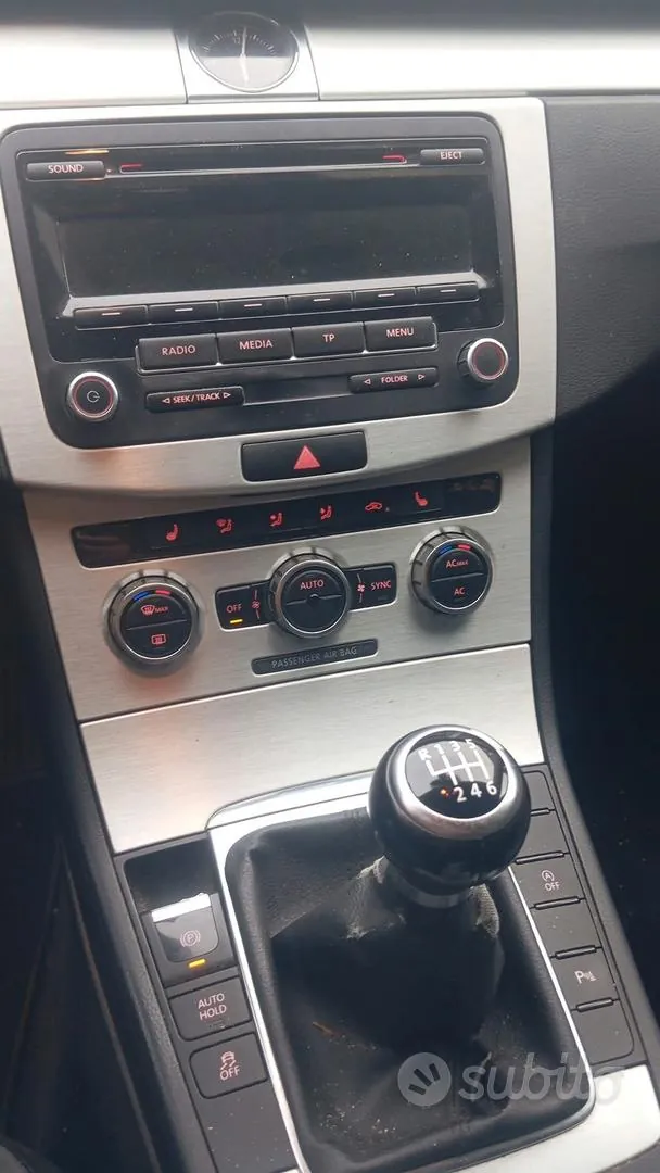 Volkswagen Passat 2012 photo 4