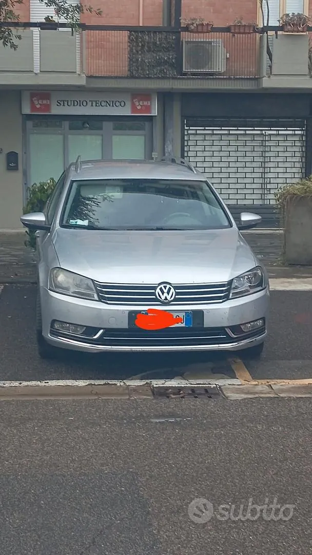Volkswagen Passat 2012 photo 2