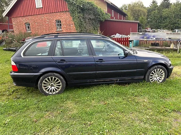 BMW 325Xi 2002 photo 4