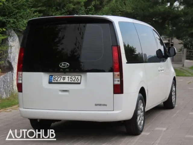 Hyundai Staria 2023 photo 3