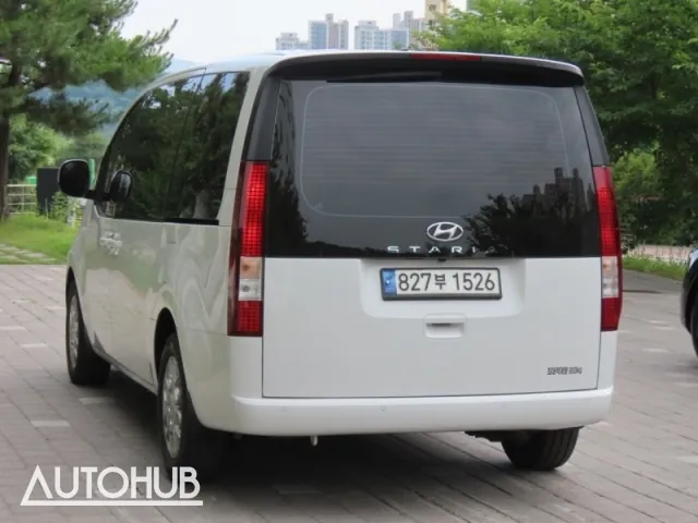Hyundai Staria 2023 photo 4