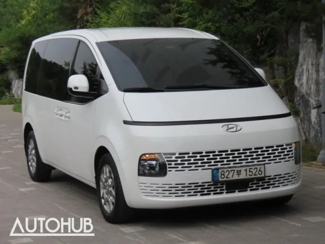 Hyundai Staria 2023 photo 2