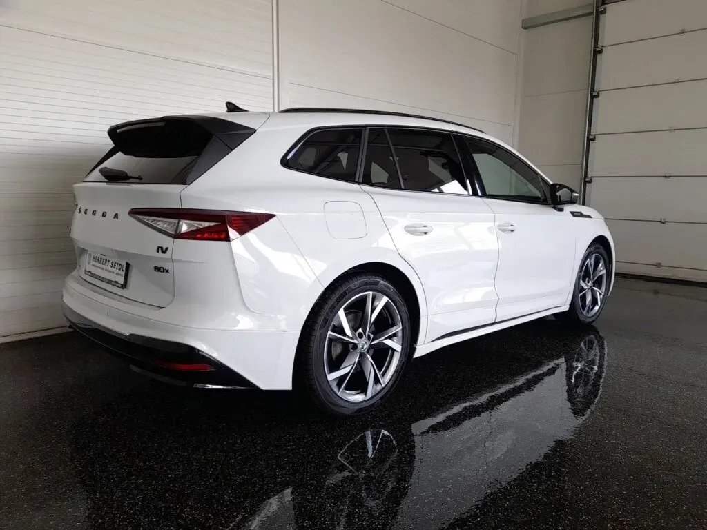 Skoda Enyaq 2023 photo 2