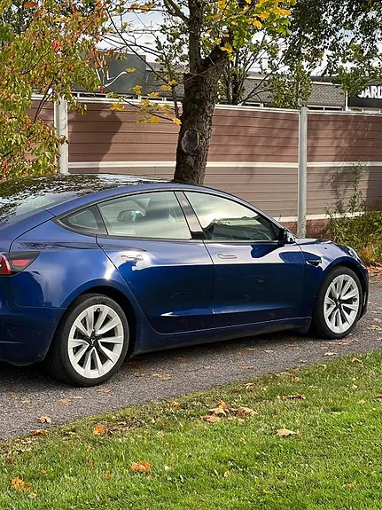 Tesla Model 3 2021 photo 2