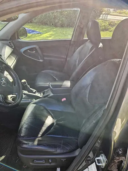 Toyota Rav4 2010 photo 2