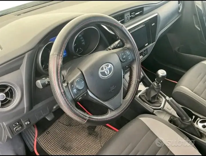 Toyota Auris 2016 photo 3