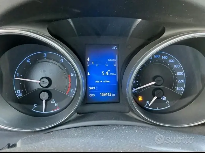 Toyota Auris 2016 photo 5