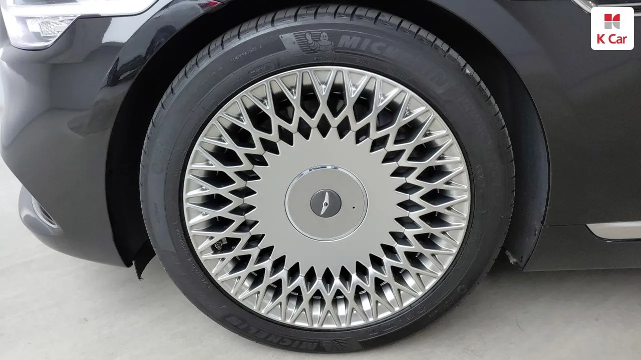 Genesis G90 2019 photo 5