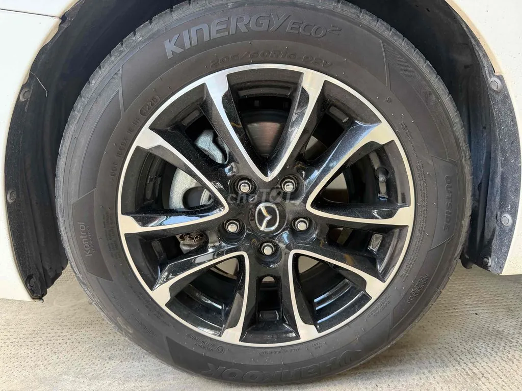 Mazda 3 2019 photo 2