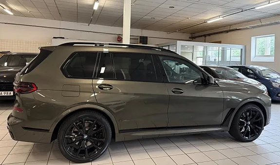 BMW X7 2024 photo 3