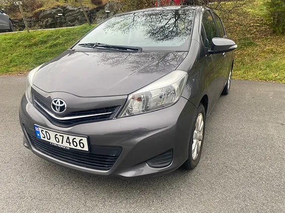 Toyota Yaris 2013 photo 3