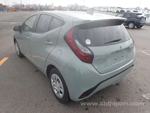 Toyota Aqua 2022 photo 3