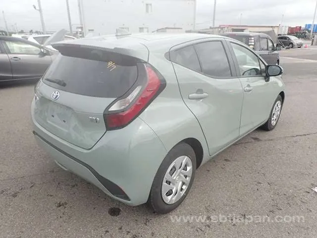 Toyota Aqua 2022 photo 4