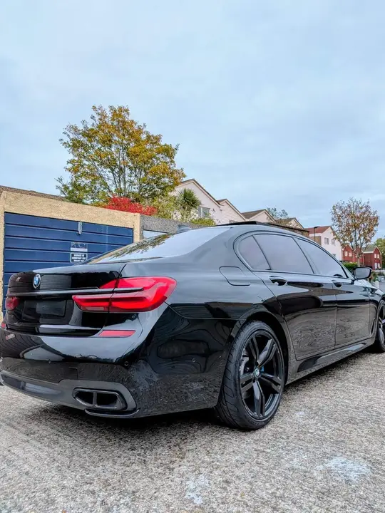 BMW 7 Series 2018 photo 3