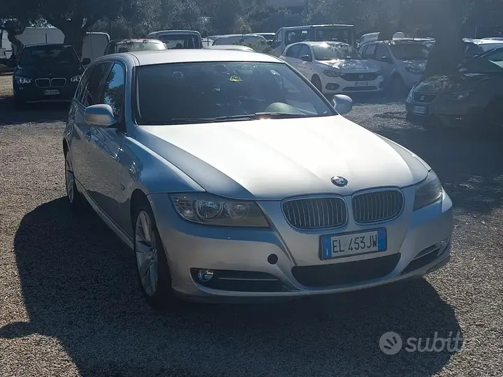 BMW 320D 2011 photo 2