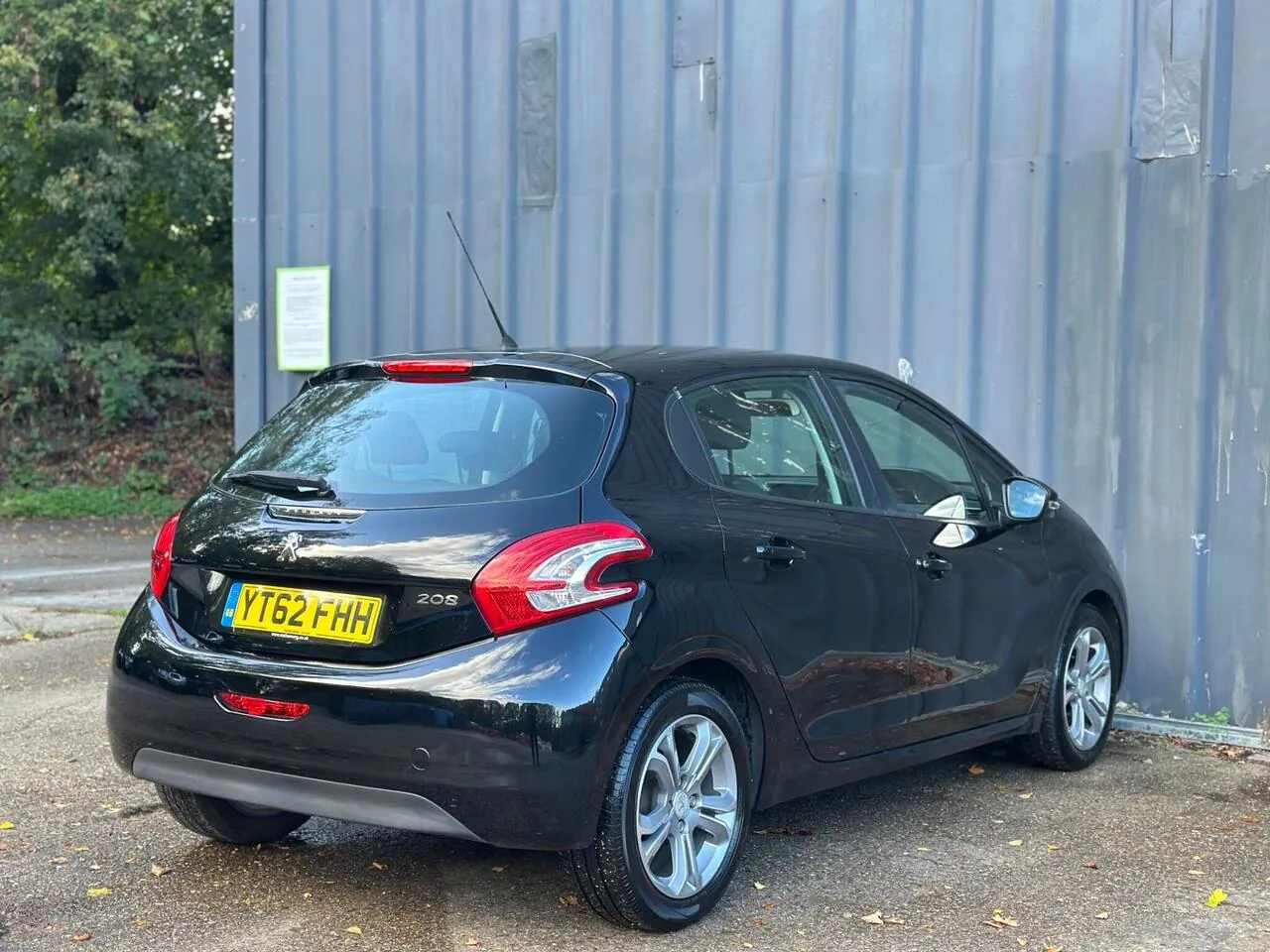 Peugeot 208 2012 photo 3