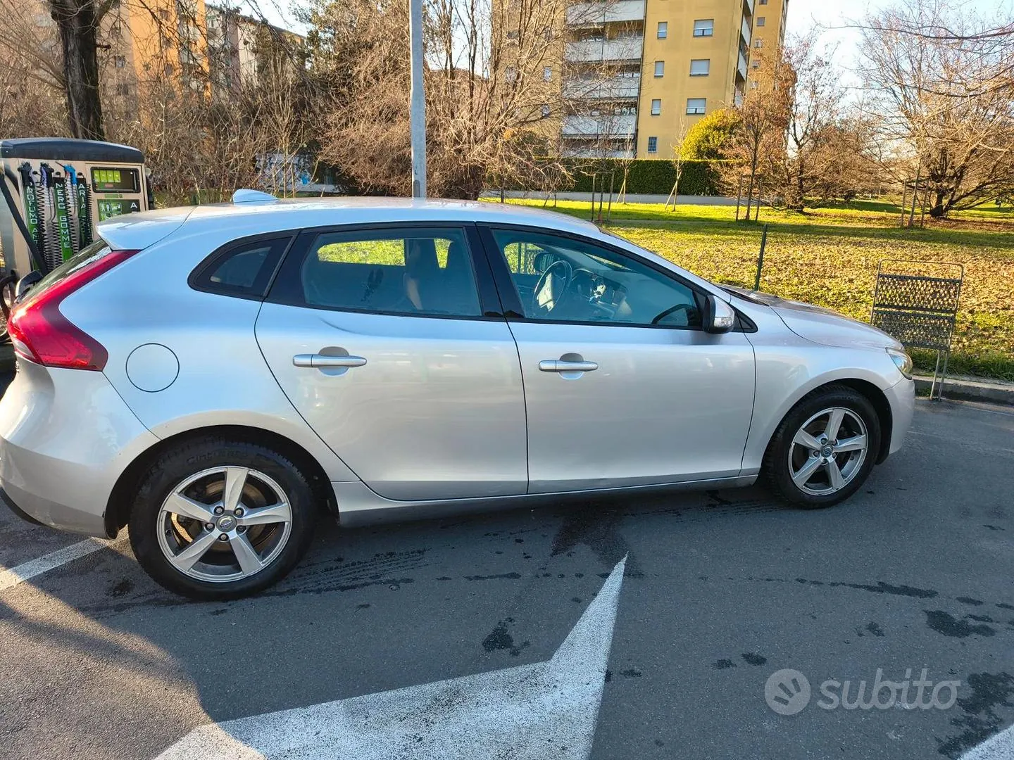 Volvo V40 2013 photo 2