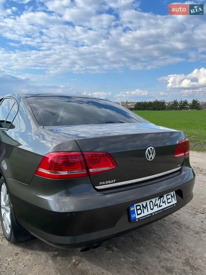 Volkswagen Passat 2012 photo 3