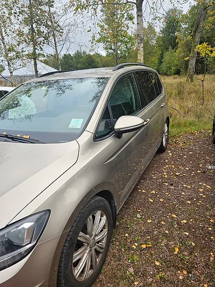 Volkswagen Touran 2016 photo 2