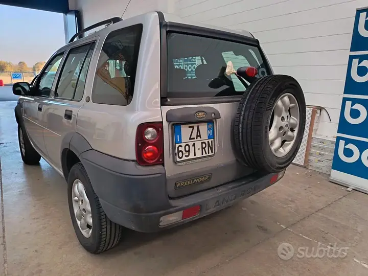 Land Rover Freelander 2003 photo 2