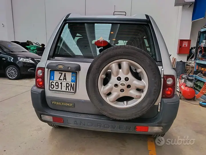 Land Rover Freelander 2003 photo 3