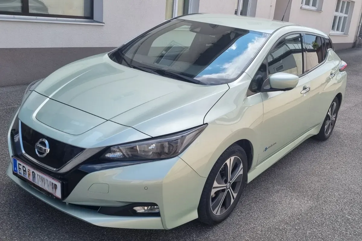 Nissan Leaf 2018 photo 2